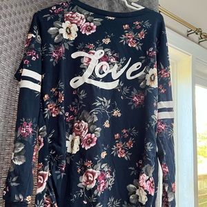 Maternity floral sweatshirt!!